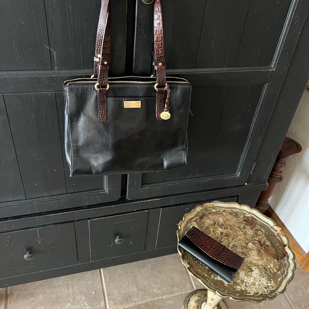Brahmin bag and matching wallet!